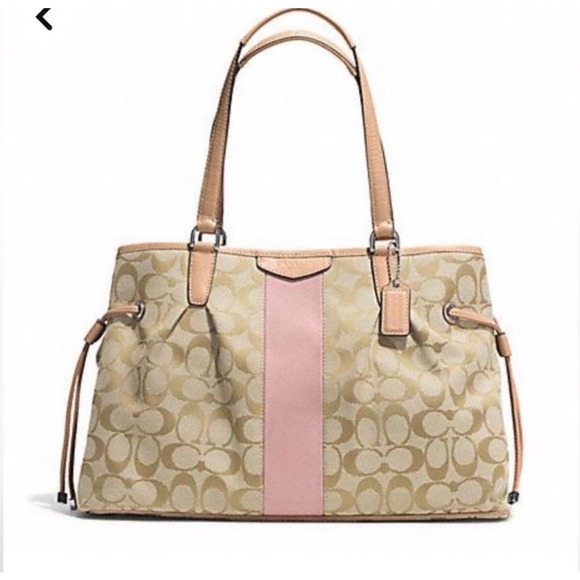 Coach Handbags - Classic Coach Shoulder Bag